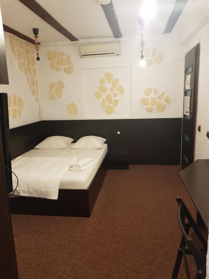 Mpoint Motel Бухарест Экстерьер фото
