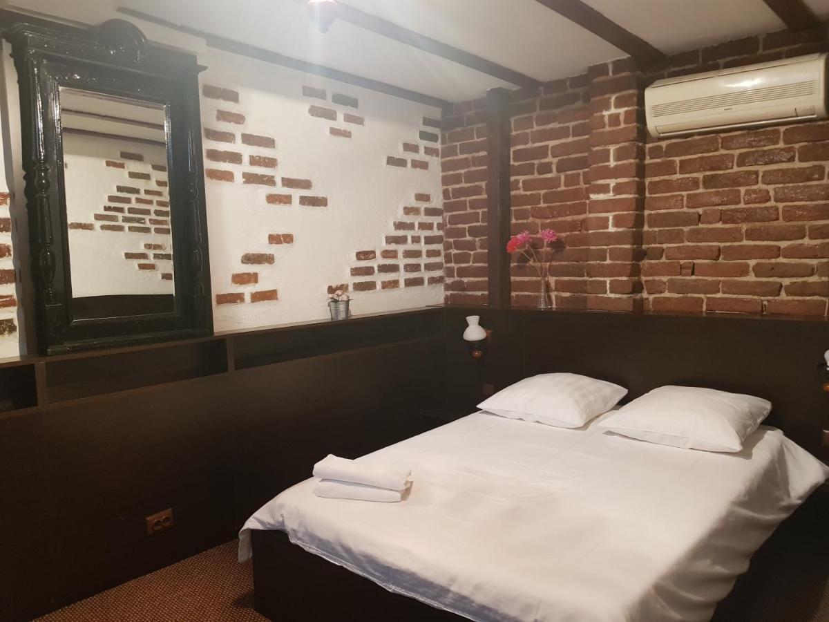 Mpoint Motel Бухарест Экстерьер фото