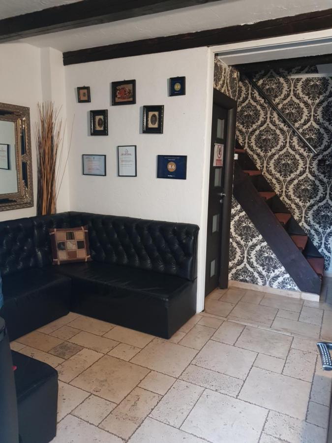 Mpoint Motel Бухарест Экстерьер фото